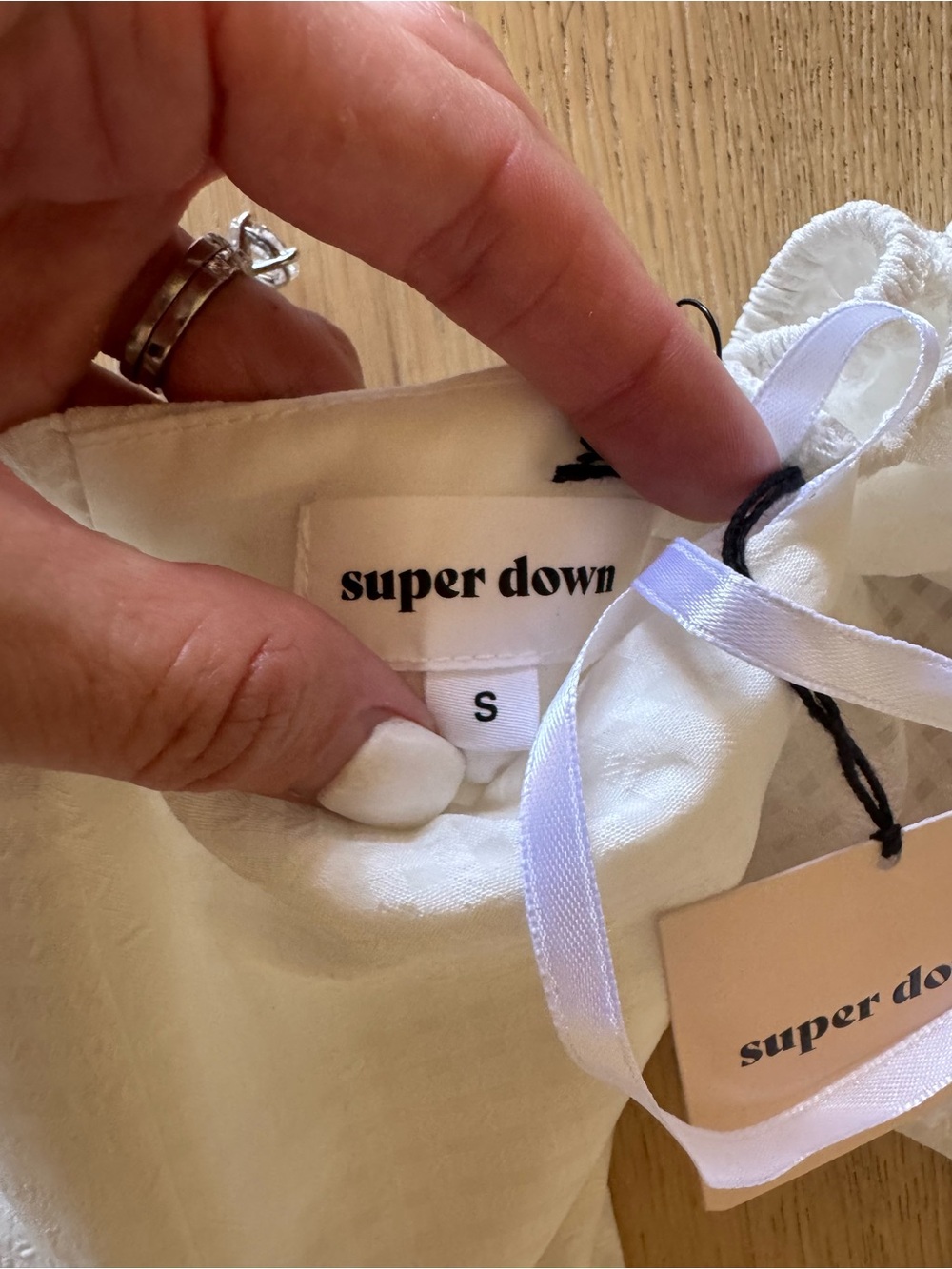 Superdown Maya Off-Shoulder Long Sleeve White Crop Top - Picture 5 of 6
